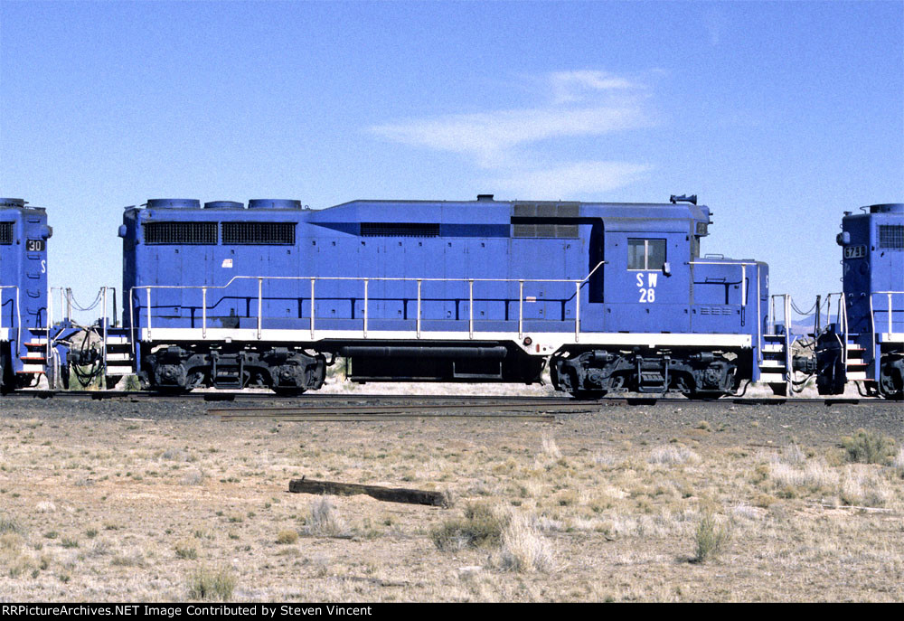 Southwest RR GP30 #28. Ex PHDX RCC pit loco.